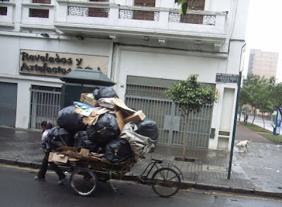 Foto-Foto Gila Sepeda Yang Ankgut Barang-Barang Besar