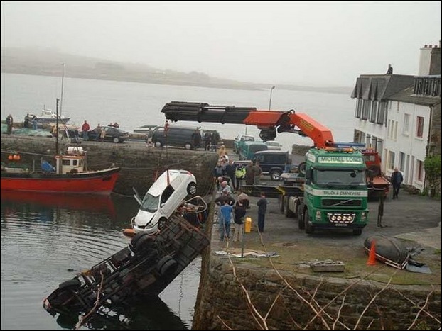 Sudah Jatuh Tertimpa Truck (ngakak)