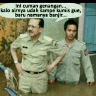 masih-genanganpolisi-genangan-1-meter-di-tb-simatupang-akibat-gorong2-penuh-pasir