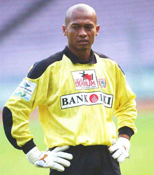 glovers-gloves-lovers---from-gloves-to-brothers