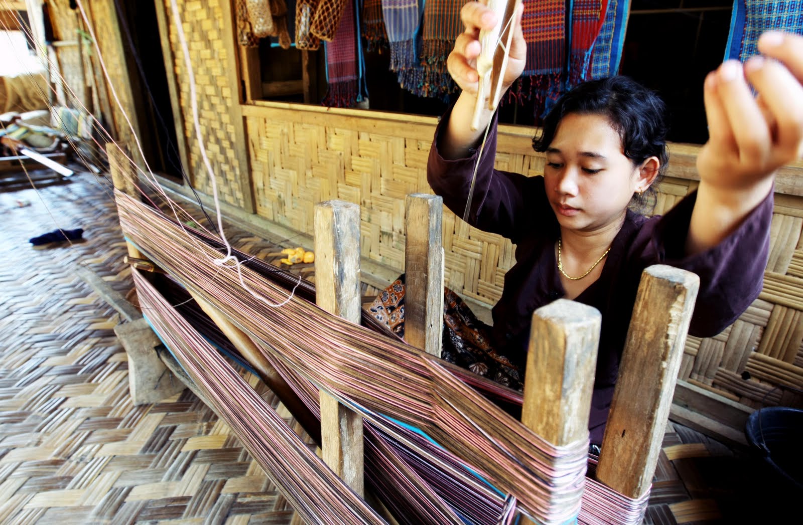 Mengenal Beberapa Penduduk Indonesia yg Antimainstream !!