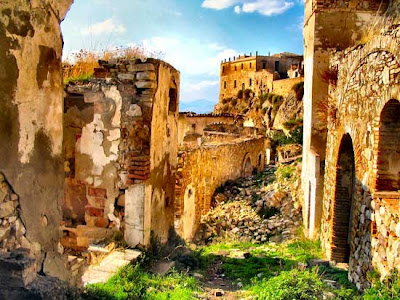 CRACO Kota Mati Abad pertengahan yang mempesona