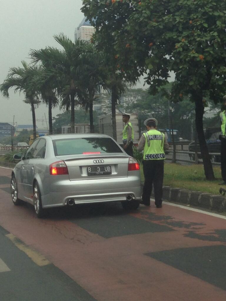 &#91; SMILE :) &#93; Berani Masuk Busway?? Anda Layak Masuk Situs Ini 