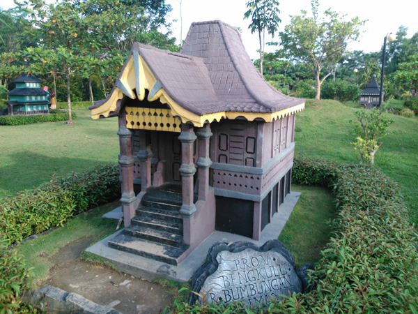 Berwisata Melihat Miniature Rumah Tradisional di Batam &#91;iloveIndonesia&#93;