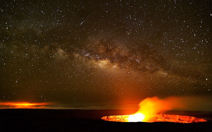 5-danau-lava-paling-eksotis-didunia-yang-sangat-langka-ditemukan