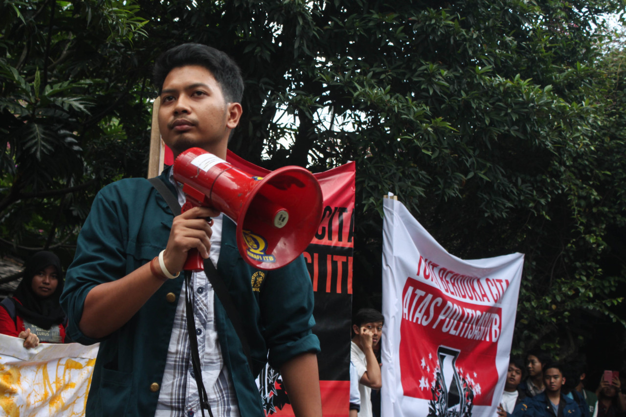 &#91;+foto&#93; Hindari Polemik, Jokowi Cuma 5 Menit di Aula ITB 