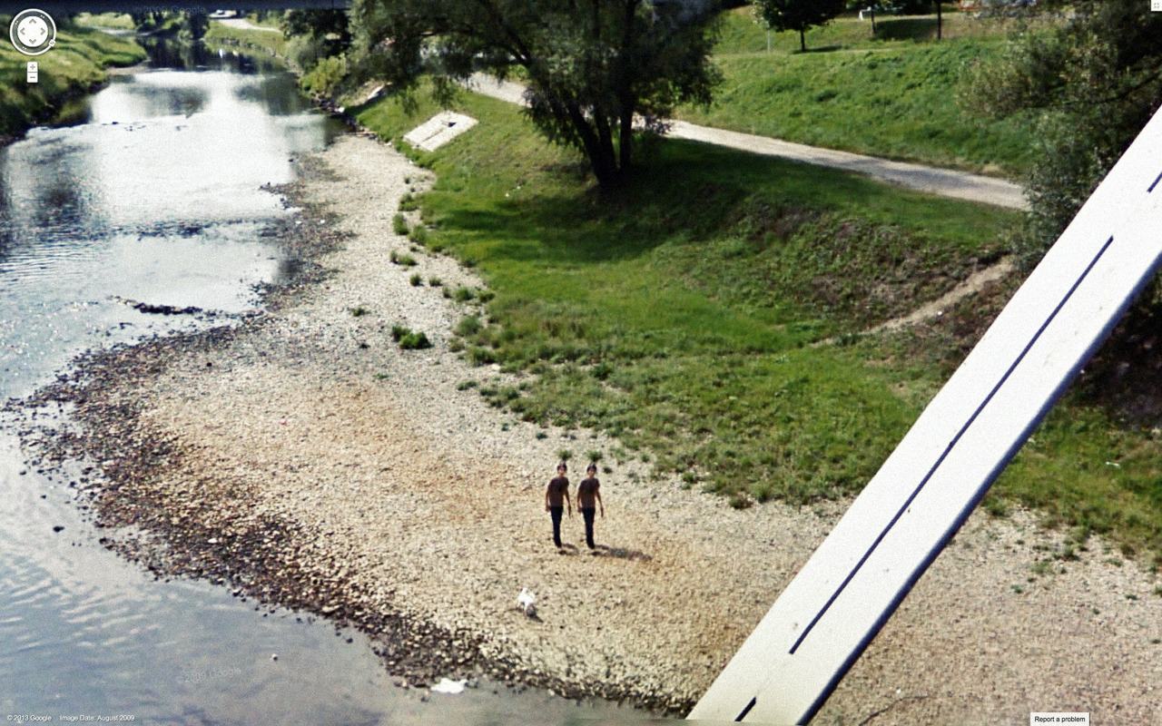 Aneh dan Lucu : Penampakan Photo dari Google Street View