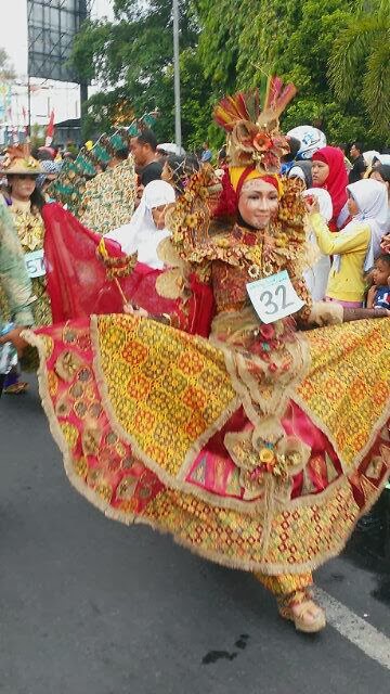 Cantik nya Batik Negeriku (Karnaval Batik Pekalongan 2013)