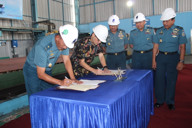 tni-siapkan-kapal-khusus-untuk-angkut-leopard
