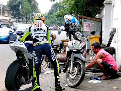Kelakuan rider MOTO GP kalo lagi ga balapan !!