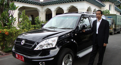 &#91;Sudah diproduksi di cina&#93; Warga Solo Pertanyakan Mobil Esemka ke Jokowi