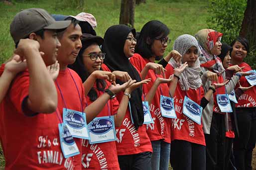 PERBEDAAN OUTING, GATHERING DAN OUTBOUND | BAGI PELAKU JASA EO