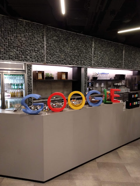 Mengintip serunya kantor pusat Mbah Google di Singapore