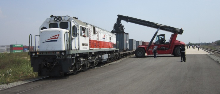 Proyek Double Track Selesai, Sejuta Truk Bakal 'Hilang' di Jalanan