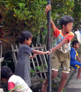 Kenangan masa kecil ane yang mungkin agan nggak pernah lakukan