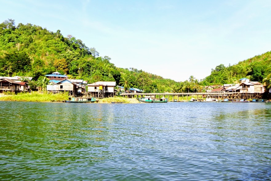 Tempat ini wajib agan kunjungi kalo ke Kalimantan Selatan