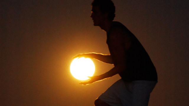Karya Foto Bulan Yang Unik Dan Keren