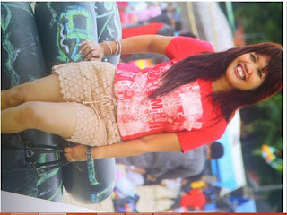 Beredar Foto Masa Lalu Elly Sugigi Yang bikin Heboh