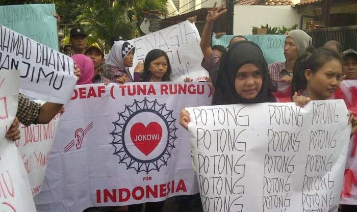 Tagih Janji Potong Kemaluan, Puluhan Orang Datangi Rumah Ahmad Dhani