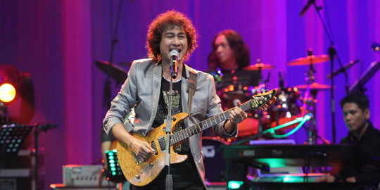 Inilah 10 Gitaris Terbaik Indonesia