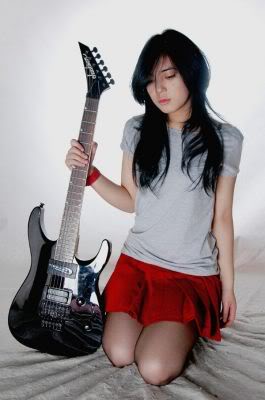 deretan-gitaris-wanita-terbaik-dan-terkeren-di-dunia-versi-ane