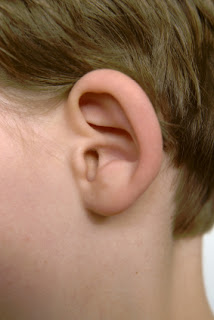 Bagaimana Pengobatan yang ditempuh untuk kanker telinga 