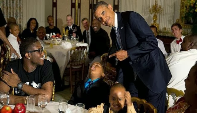Ini Jadinya Jika Anak Kecil Tertidur Di Depan Presiden Obama