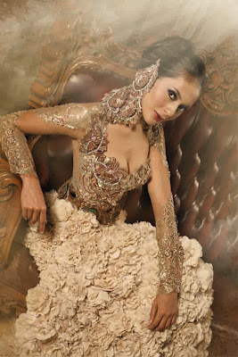 Model seksi dan cantik kebaya Anne Avantie