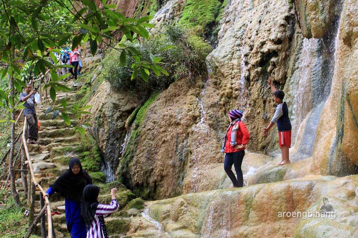 &#91;CoC Regional: Lokasi Wisata&#93; Tebing Belerang Baturraden Banyumas