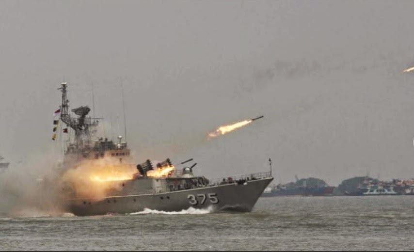 Unjuk Kekuatan Tempur dalam HUT Ke-69 TNI