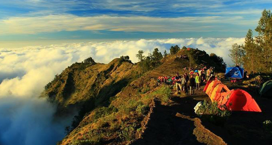 10 Destinasi Wisata Indonesia dengan Keindahannya