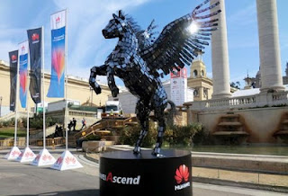 Patung Pegasus Yang Terbuat Dari 3500 Ponsel Huawei &#91;+Pic&#93;