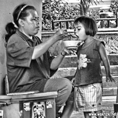Tuliskan Pesan Untuk Ibu.. SELAMAT HARI IBU