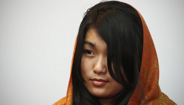Kalo yg kaya gini dibilang cantik, kita harus me re-defenisi kata "cantik"
