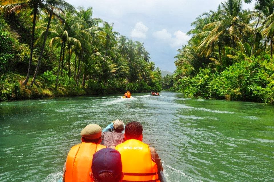 Pesona Sungai Maron Green Canyon-nya Pacitan