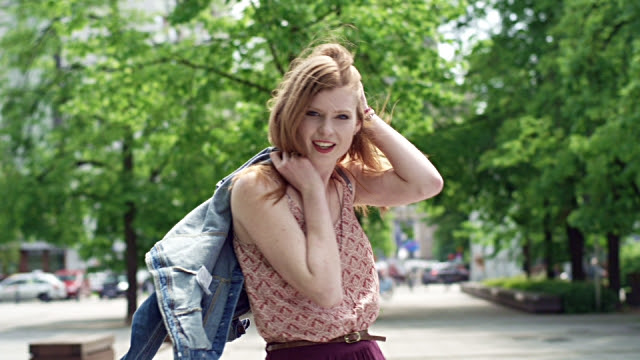 Kalau Cewek Udah Ngasih 13 Kode Ini, Jangan Ragu Untuk Langsung Menembaknya