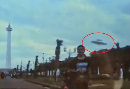 &#91;HOT!&#93; Terungkap! Foto UFO di Monas Ternyata Hanya Efek Kamera Murahan