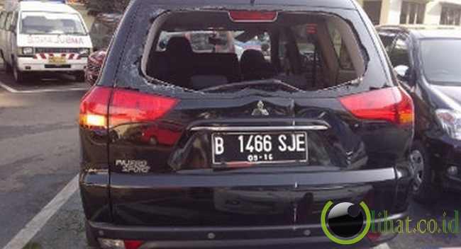 5 Kasus Mobil Nyebur kedalamBundaran HI Jakarta