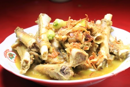 BUDAYA BUAYA EPS.1 : BUDAYA BEKAS JAJAHAN &#91;ES TEH, JUNK FOOD, CIUM TANGAN&#93;