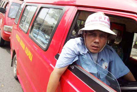 Sopir Angkot Hingga Pegawai Kantor Ini Ngelus Dada Usai Sadar Telah Dibohongi oleh An