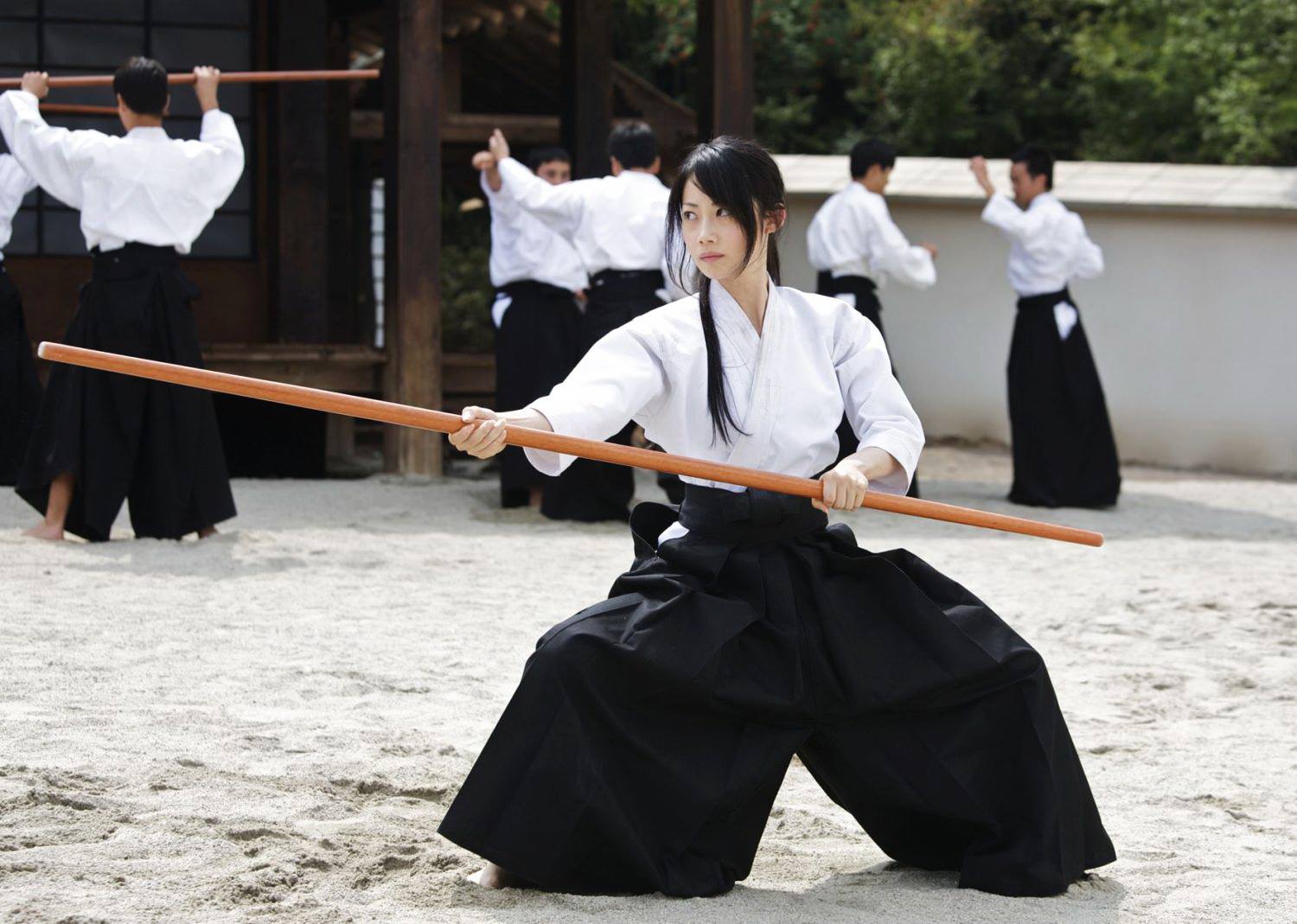 PERALATAN LATIHAN YANG SERING DIGUNAKAN DALAM BELADIRI AIKIDO