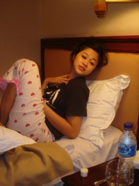 Cewe ababil mabok di kamar hotel