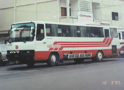 Foto Bus Jadul di Indonesia