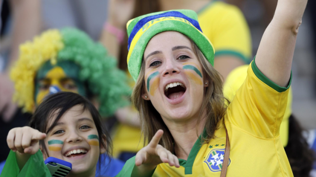 Fans Cantik Kesebelasan Brasil - Hot Fans of Brazil