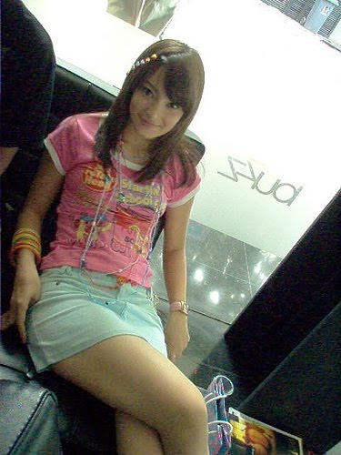 7-tahun-menikah-dengan-jonas-rivanno-asmirandah-umumkan-kehamilan-anak-pertama