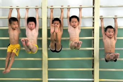 serem....Ngeri Liatnya gaaan, Ini Latihan Senam Atau Nyiksa Anak?