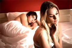 Alasan-Alasan Orang Ogah Tidur dengan Pasangan
