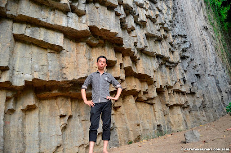 Batu Dinding Kilo Tiga, Amurang - Minahasa Selatan