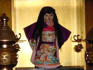 Misteri Boneka Okiku Dari Jepang, Boneka Setan yang Rambutnya Terus Tumbuh