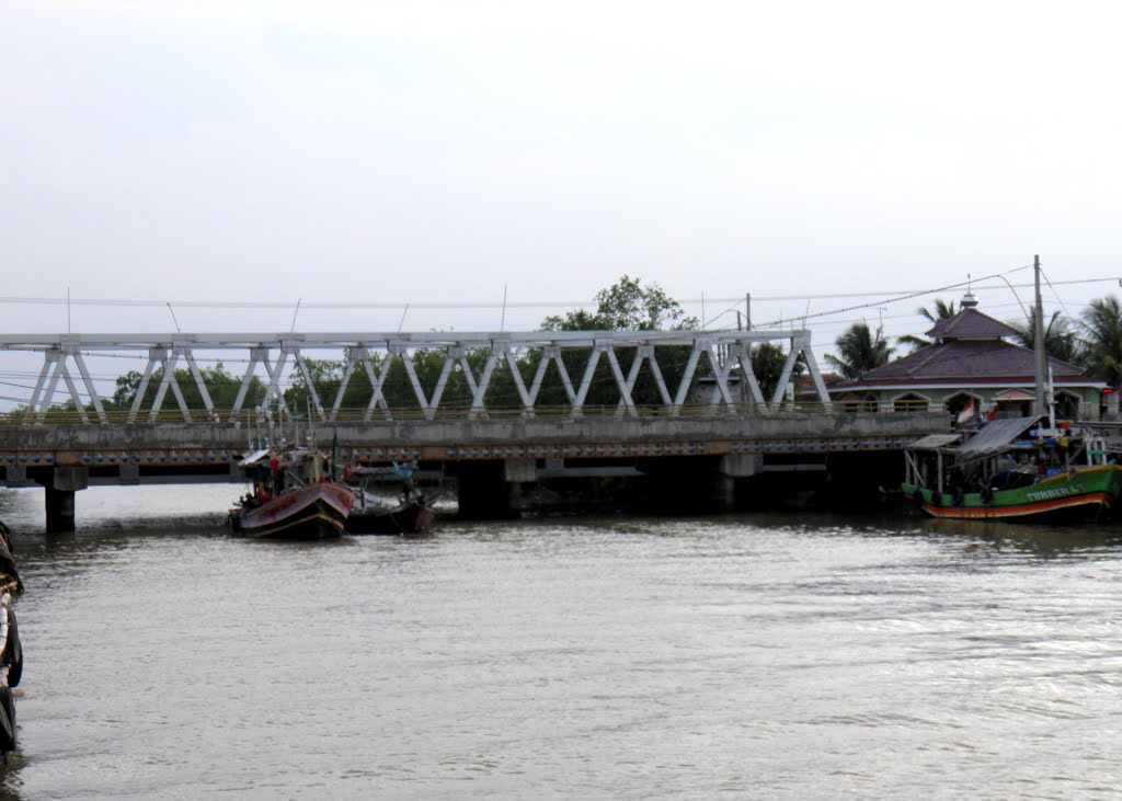 Mistis banget, 5 jembatan di Indonesia ini terkenal horror dan berhantu!